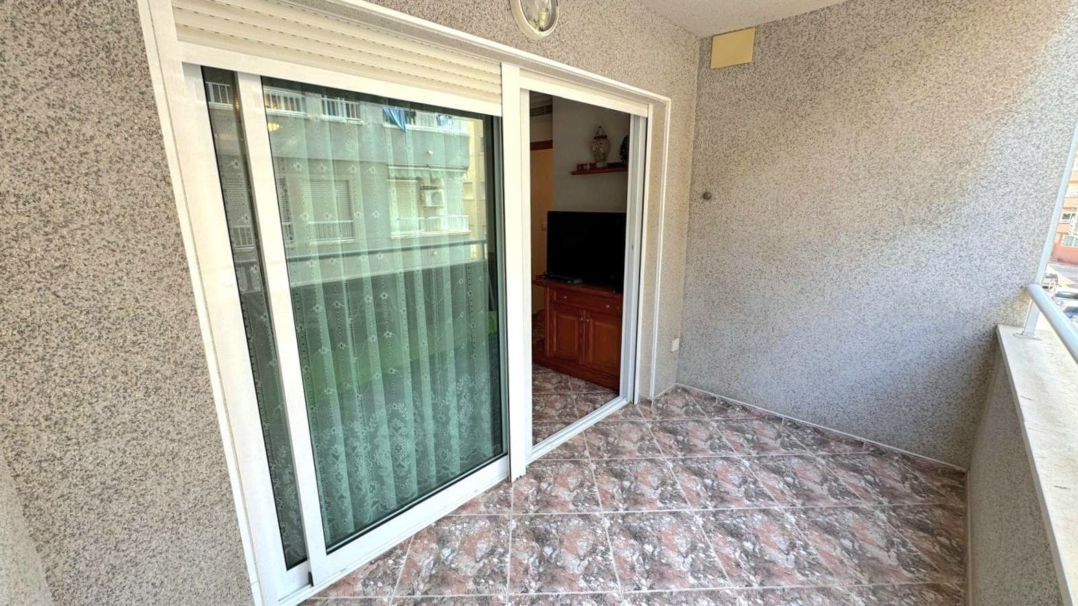 Apartamento de 3 habitaciones en Torrevieja en venta con garaje - 179.900 € (Ref: 10004413)