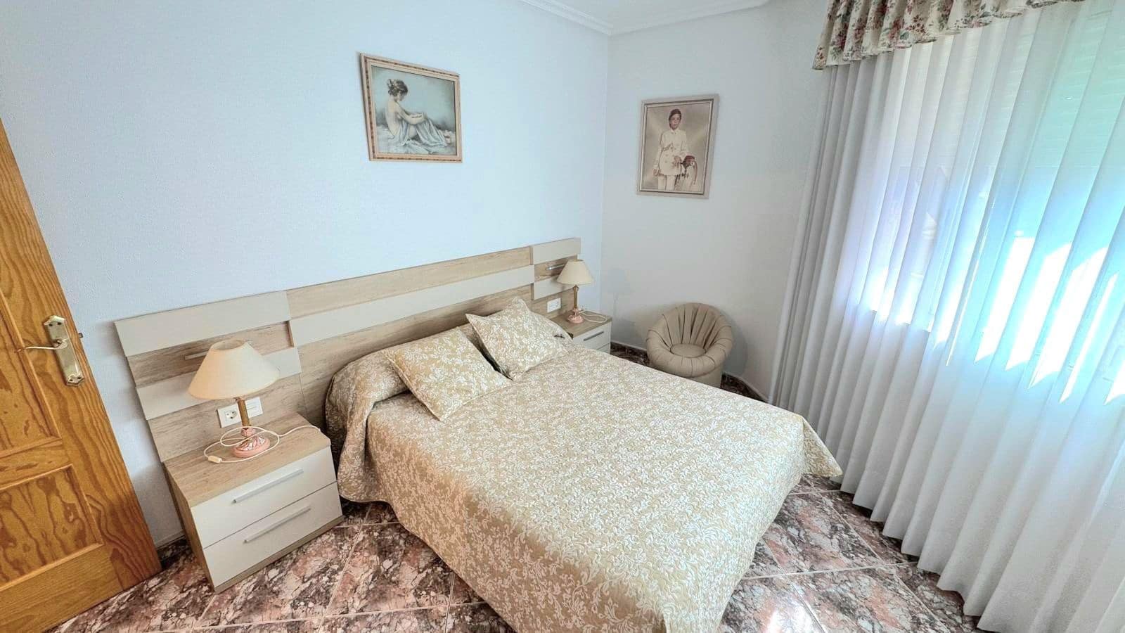 Apartamento de 3 habitaciones en Torrevieja en venta con garaje - 179.900 € (Ref: 10004413)