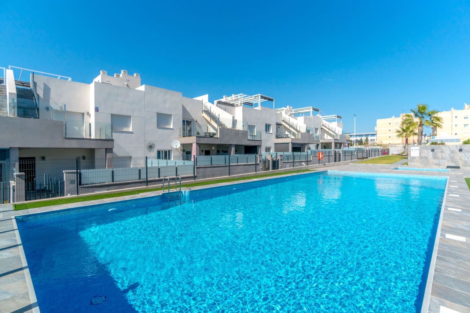 2 slaapkamer Bungalow te koop in Torrevieja met zwembad garage - € 255.000 (Ref: 10004414)