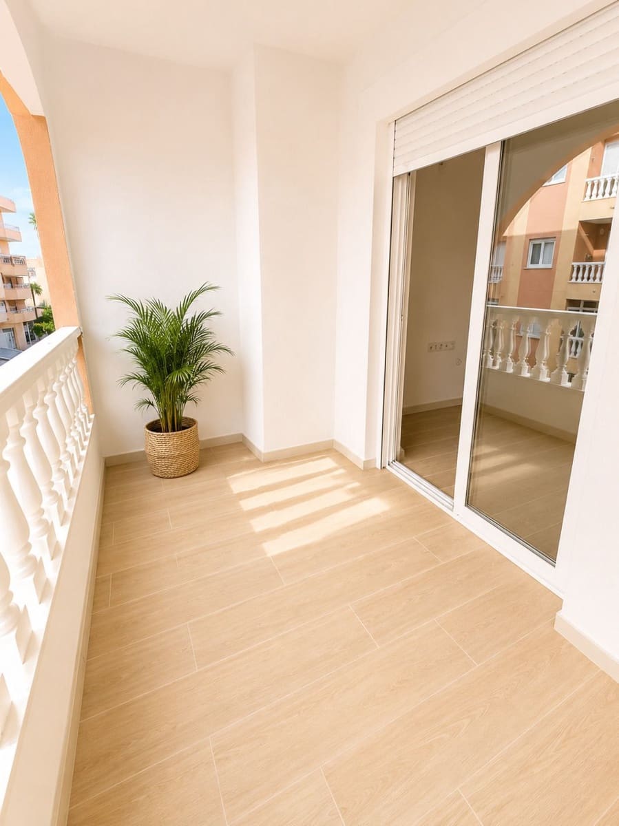 2 makuuhuone Huoneisto myytävänä paikassa Torrevieja - 150 000 € (Ref: 10004415)