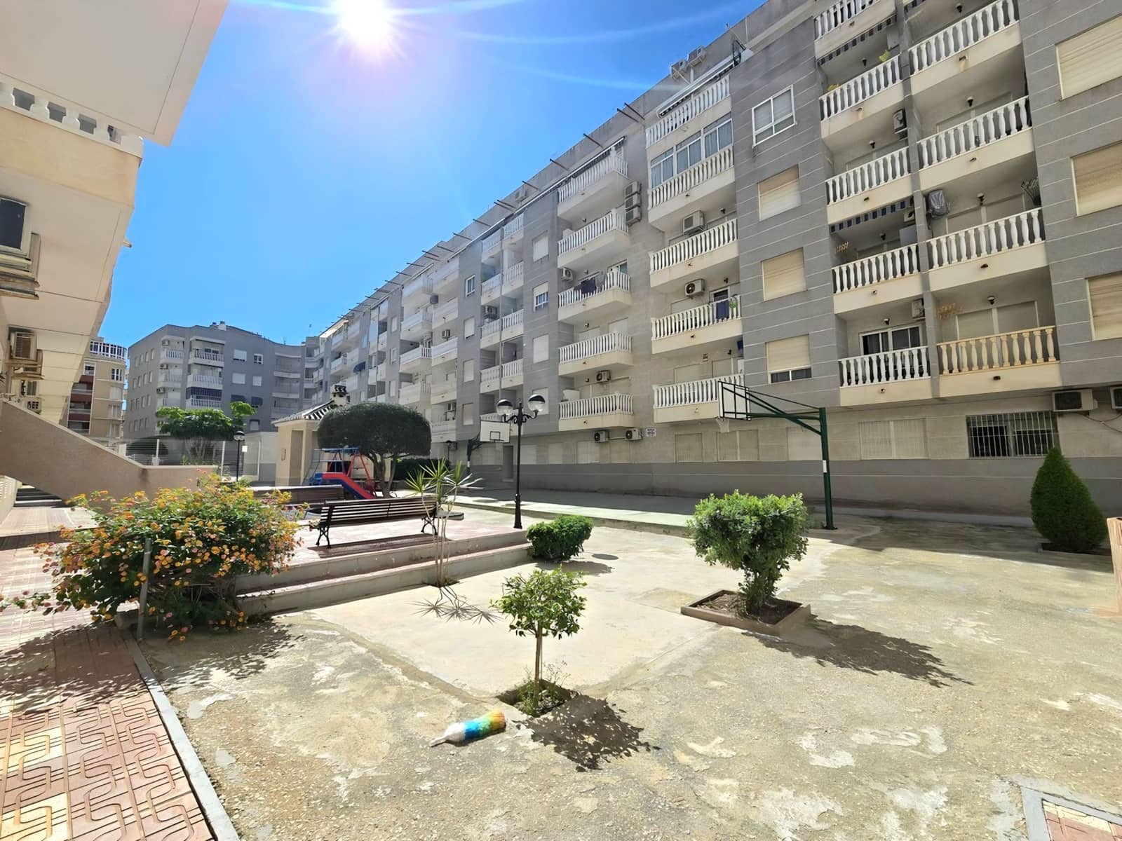 1 quarto Apartamento para venda em Torrevieja com piscina - 116 000 € (Ref: 10004416)