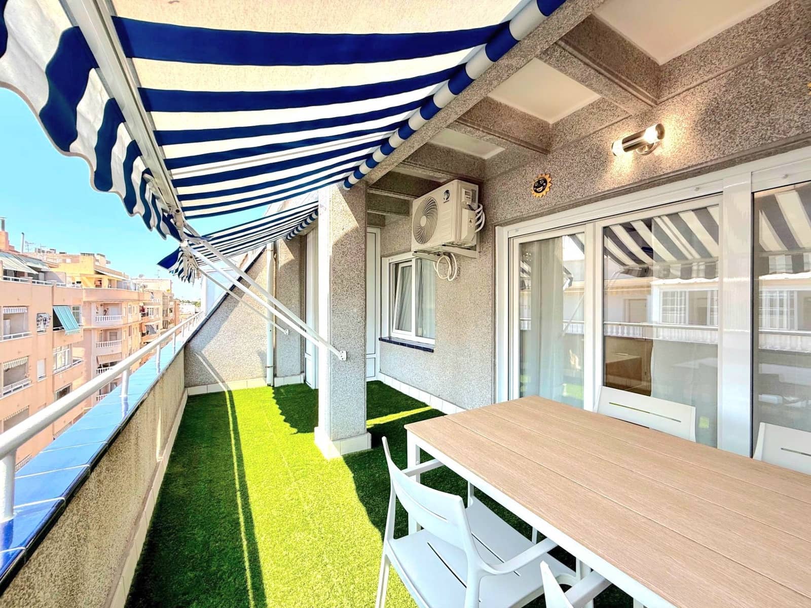 2 sypialnia Penthouse na sprzedaż w Torrevieja - 219 900 € (Ref: 10004417)