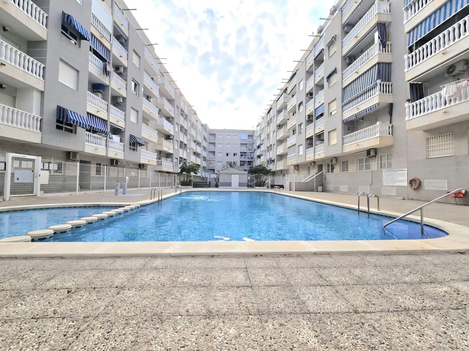 1 quarto Apartamento para venda em Torrevieja com piscina garagem - 132 000 € (Ref: 10004418)