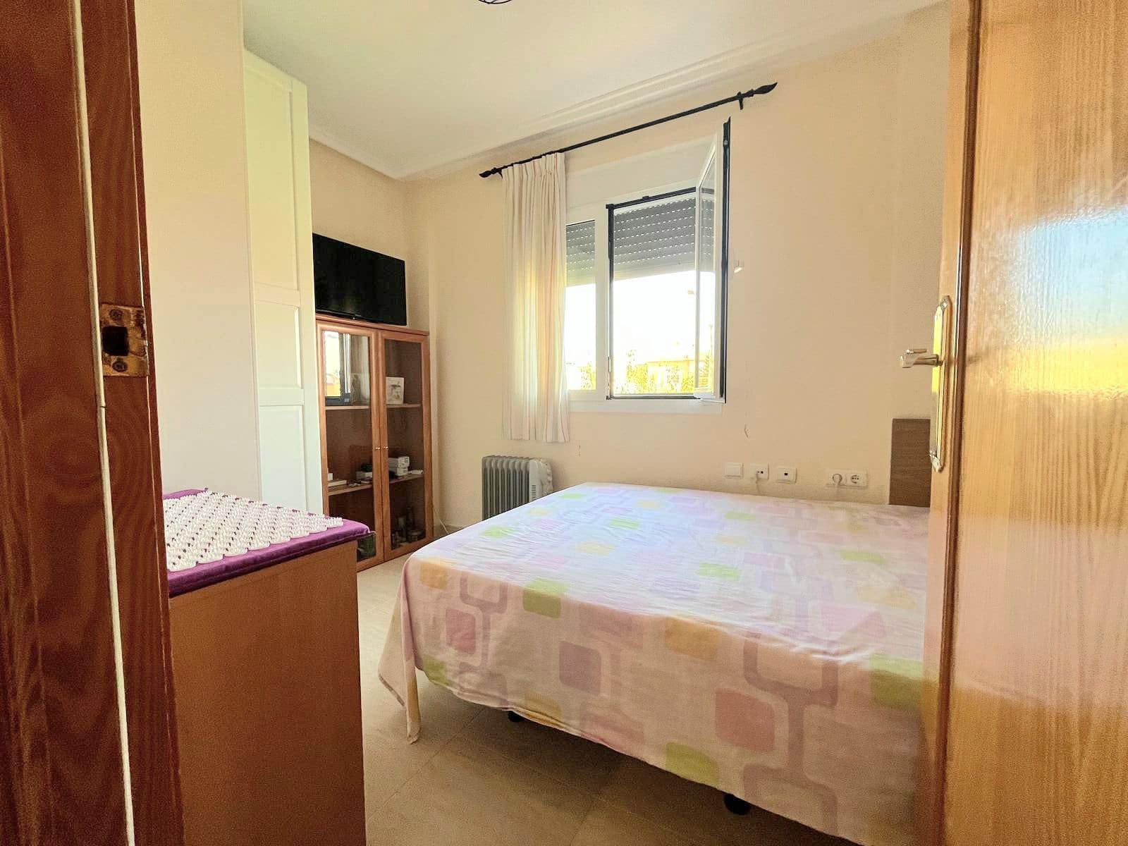 Pareado de 4 habitaciones en Rojales en venta con piscina garaje - 228.000 € (Ref: 10004419)