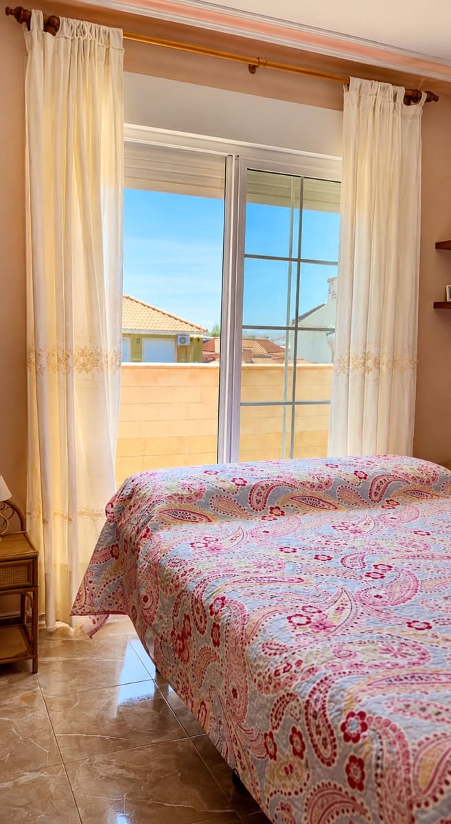 7 soveværelse Villa til salg i Torrevieja med swimmingpool garage - € 2.990.000 (Ref: 10004420)