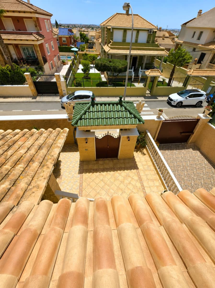 7 soveværelse Villa til salg i Torrevieja med swimmingpool garage - € 2.990.000 (Ref: 10004420)