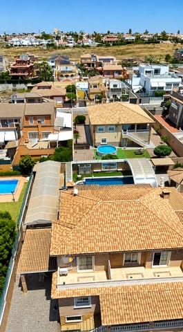7 soveværelse Villa til salg i Aguas Nuevas, Torrevieja med swimmingpool garage - € 2.990.000 (Ref: 10004420)