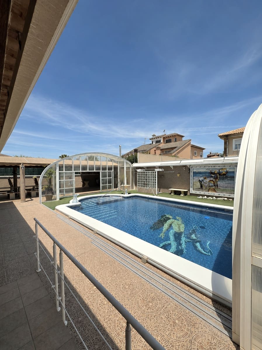 7 soveværelse Villa til salg i Torrevieja med swimmingpool garage - € 2.990.000 (Ref: 10004420)