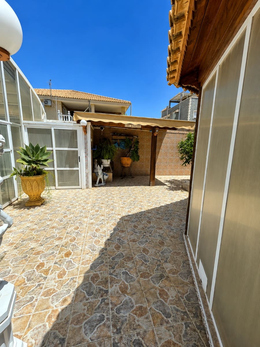 7 soveværelse Villa til salg i Torrevieja med swimmingpool garage - € 2.990.000 (Ref: 10004420)