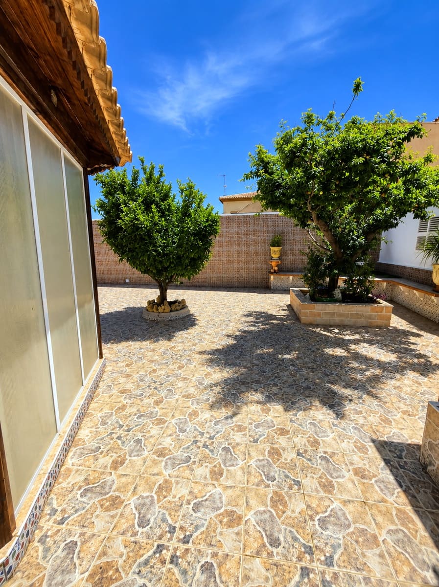 7 soveværelse Villa til salg i Torrevieja med swimmingpool garage - € 2.990.000 (Ref: 10004420)