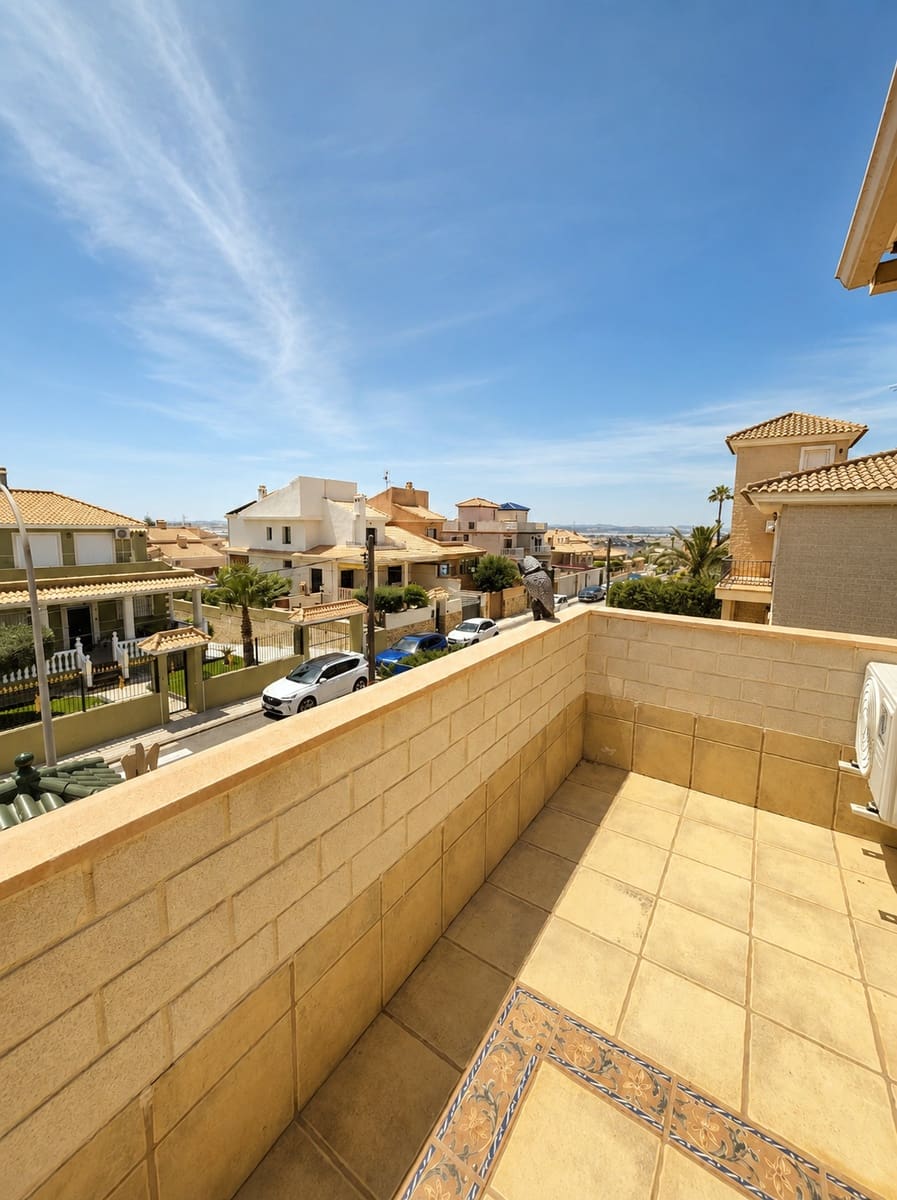 7 soveværelse Villa til salg i Torrevieja med swimmingpool garage - € 2.990.000 (Ref: 10004420)