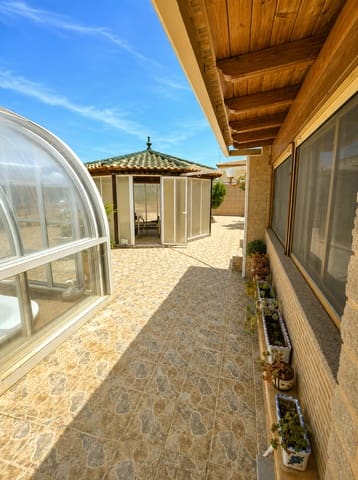 7 soveværelse Villa til salg i Aguas Nuevas, Torrevieja med swimmingpool garage - € 2.990.000 (Ref: 10004420)