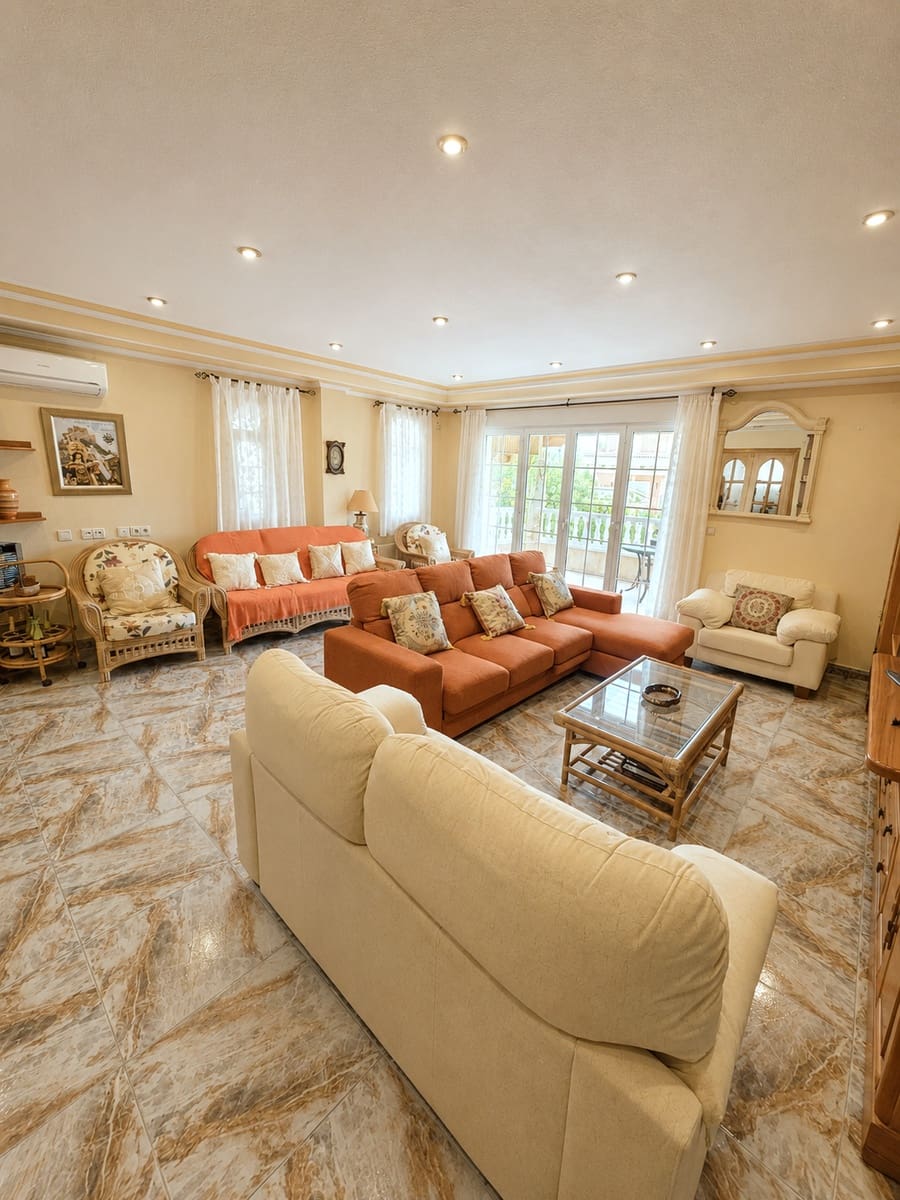 7 soveværelse Villa til salg i Torrevieja med swimmingpool garage - € 2.990.000 (Ref: 10004420)