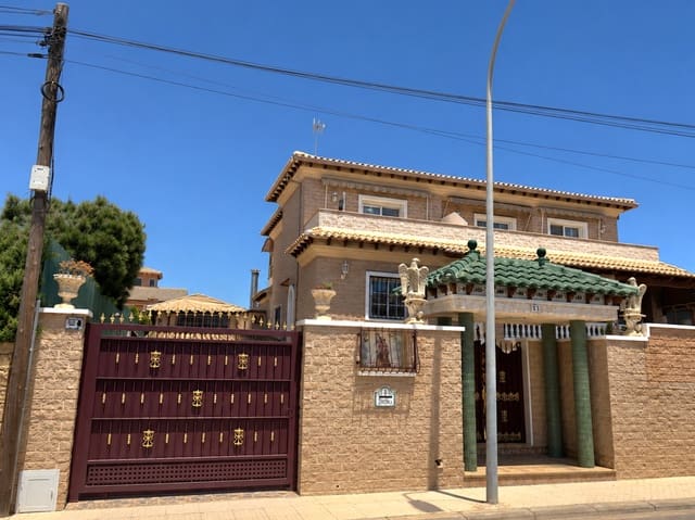 7 soveværelse Villa til salg i Aguas Nuevas, Torrevieja med swimmingpool garage - € 2.990.000 (Ref: 10004420)