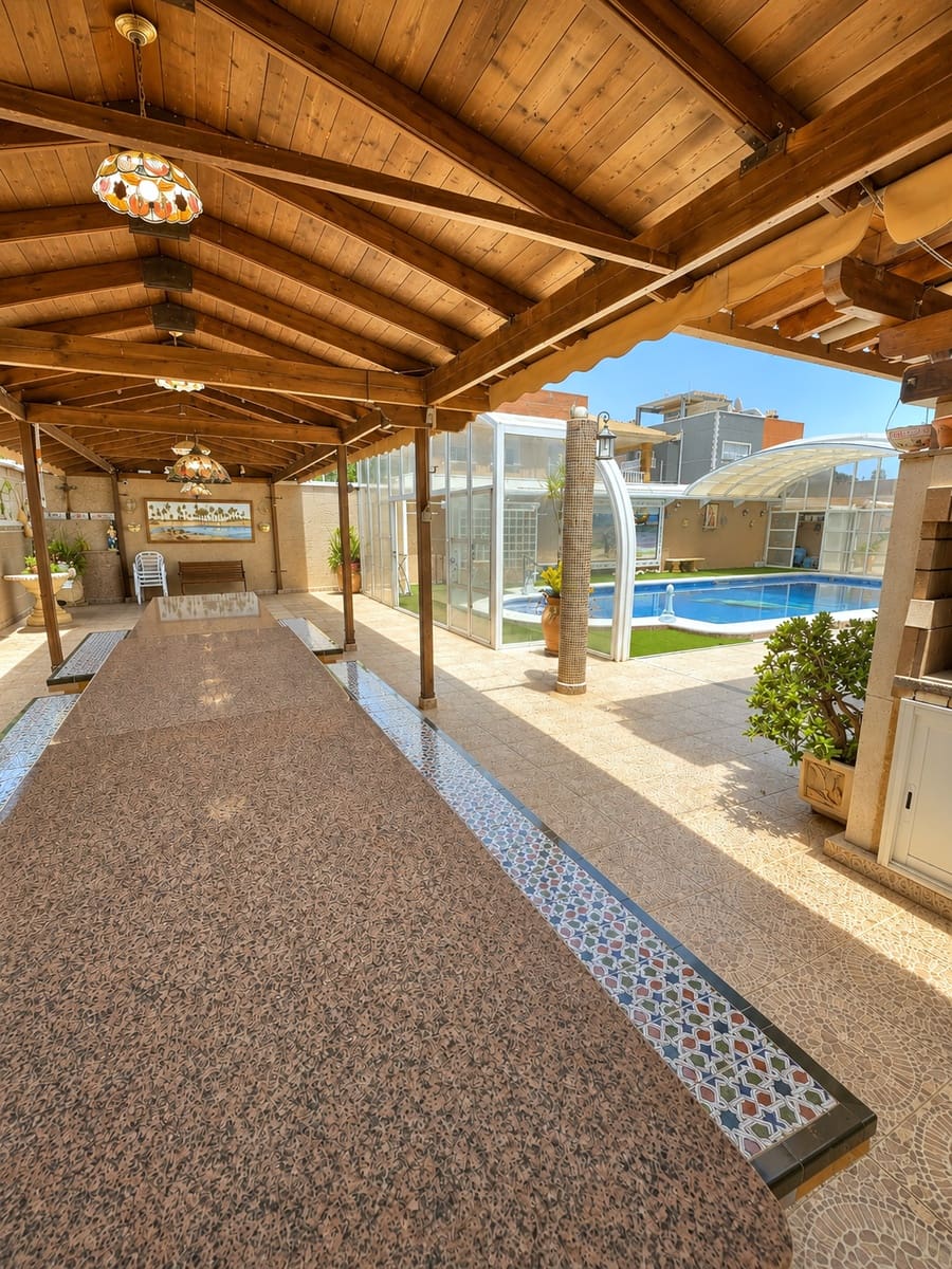 7 soveværelse Villa til salg i Torrevieja med swimmingpool garage - € 2.990.000 (Ref: 10004420)