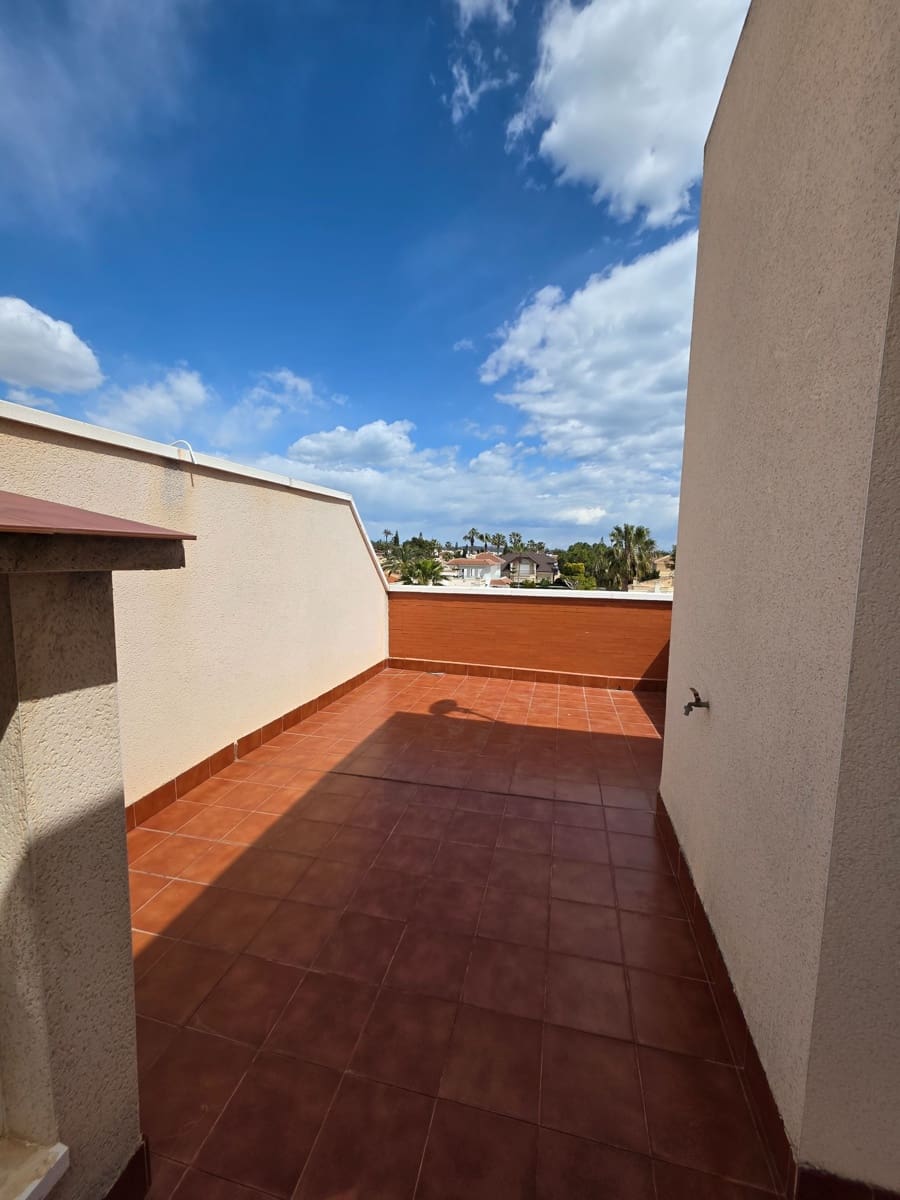 3 sypialnia Dom blizniak na sprzedaż w Ciudad Quesada z basenem garażem - 227 000 € (Ref: 10005036)