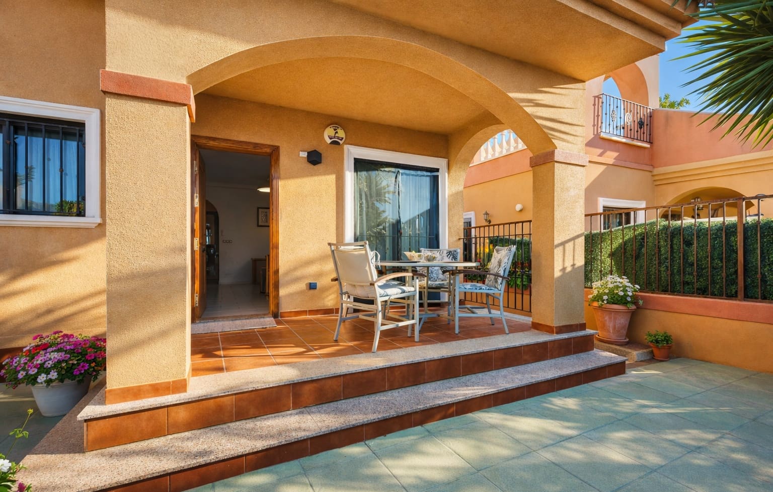 2 soverom Villa til salgs i Torrevieja med svømmebasseng garasje - € 221 000 (Ref: 10005037)