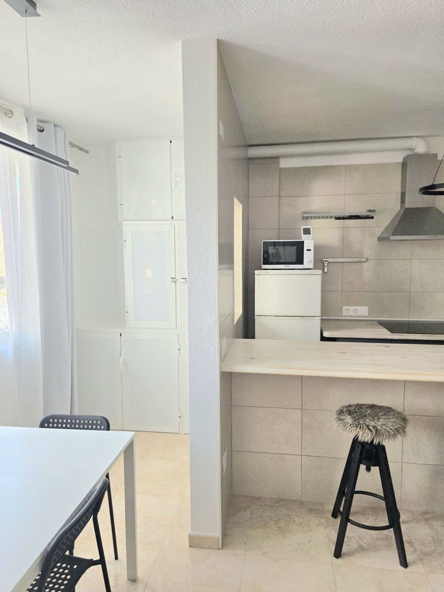 2 slaapkamer Appartement te koop in Torrevieja - € 164.000 (Ref: 10005038)
