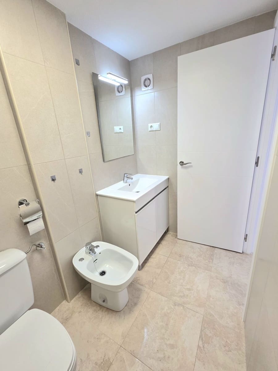 2 slaapkamer Appartement te koop in Torrevieja - € 164.000 (Ref: 10005038)