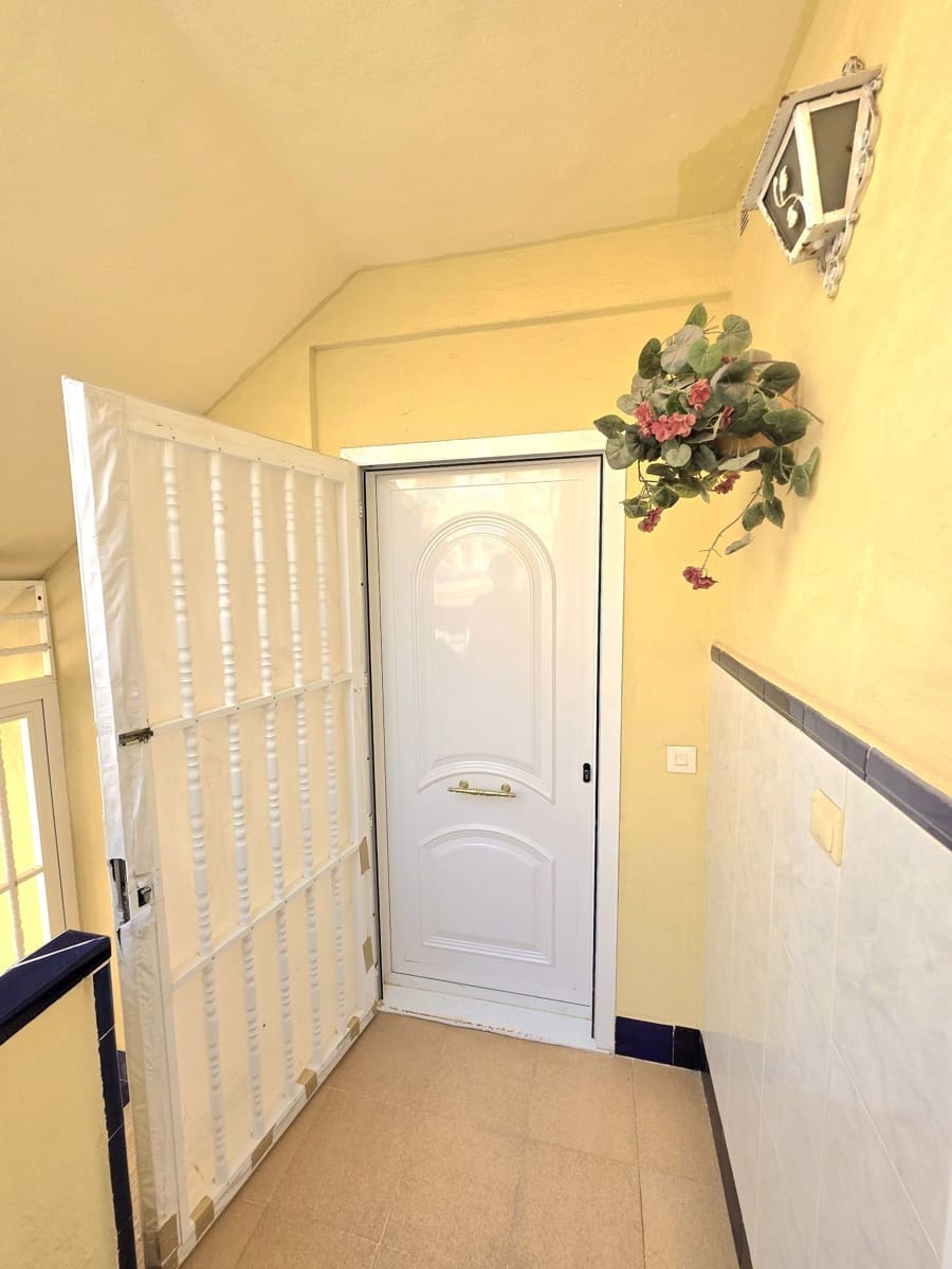 2 slaapkamer Appartement te koop in Torrevieja - € 164.000 (Ref: 10005038)