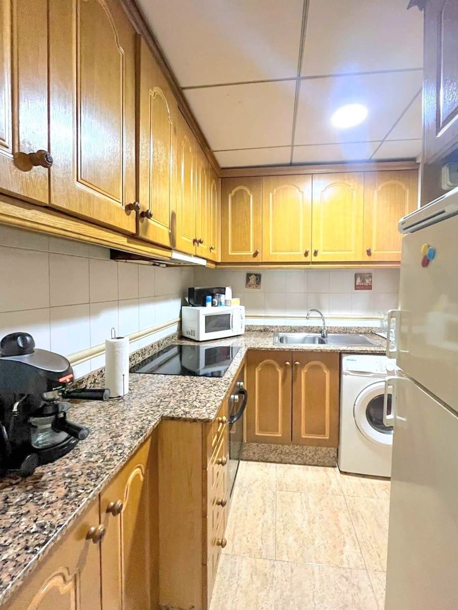 2 Zimmer Apartment zu verkaufen in Torrevieja mit Pool Garage - 159.900 € (Ref: 10005039)