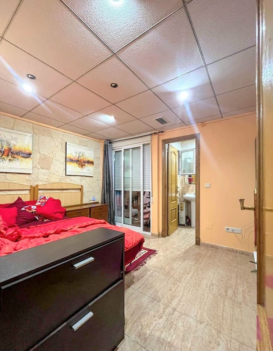 2 Zimmer Apartment zu verkaufen in Torrevieja mit Pool Garage - 159.900 € (Ref: 10005039)