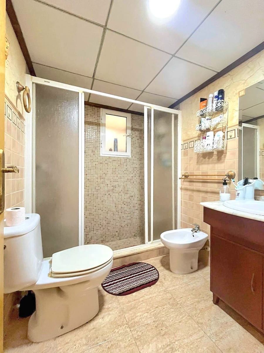 2 Zimmer Apartment zu verkaufen in Torrevieja mit Pool Garage - 159.900 € (Ref: 10005039)