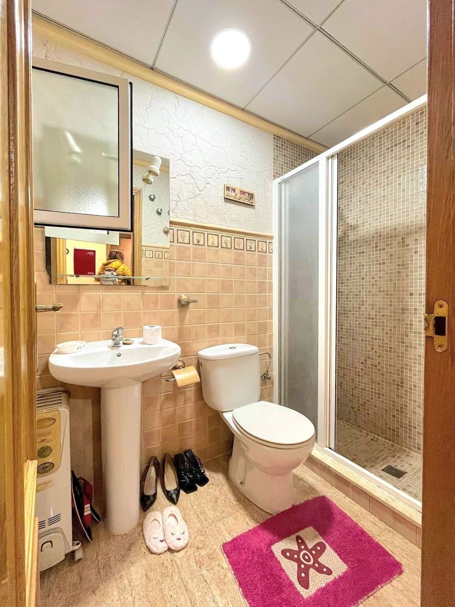 2 Zimmer Apartment zu verkaufen in Torrevieja mit Pool Garage - 159.900 € (Ref: 10005039)