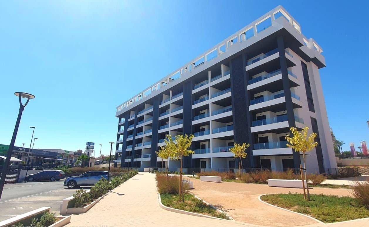 Apartamento de 2 habitaciones en Torrevieja en venta con piscina garaje - 355.000 € (Ref: 10005040)