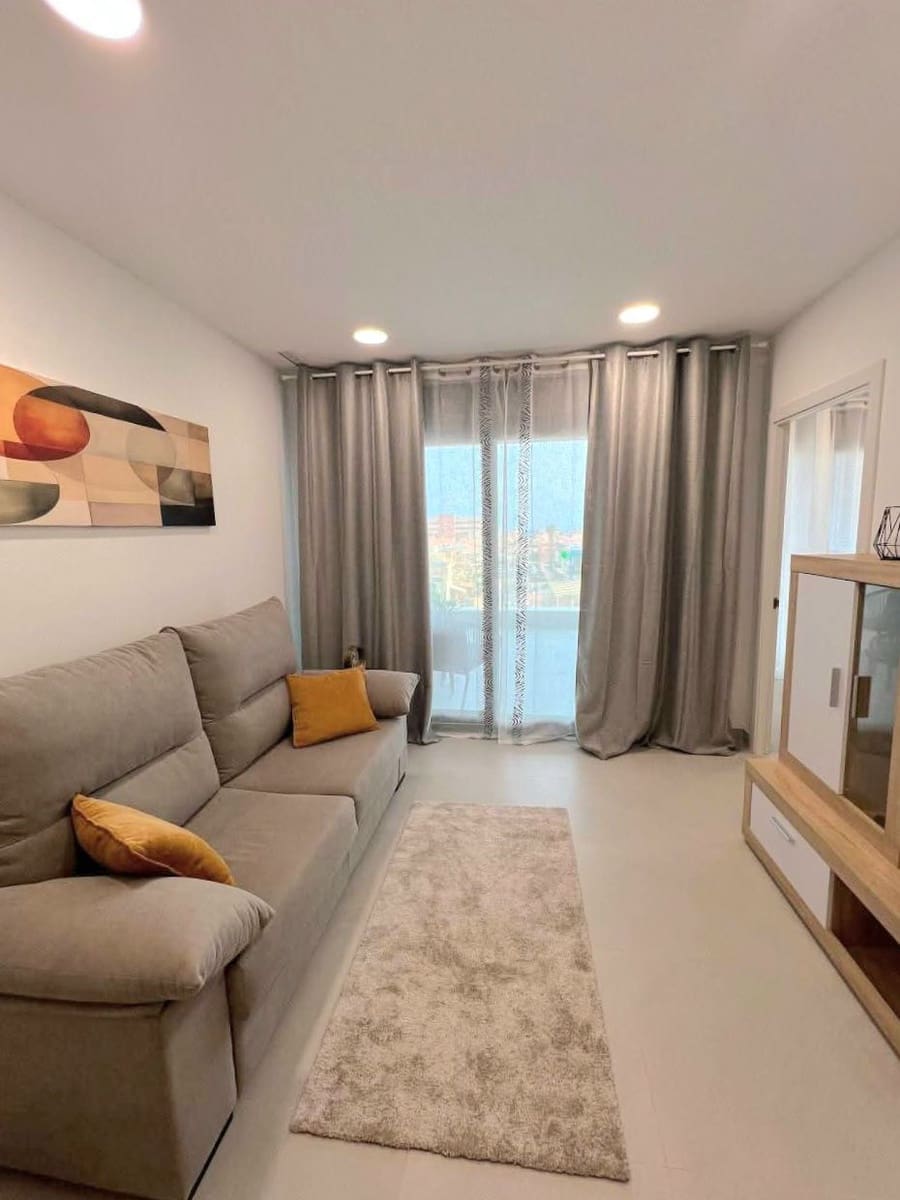 Apartamento de 2 habitaciones en Torrevieja en venta con piscina garaje - 355.000 € (Ref: 10005040)
