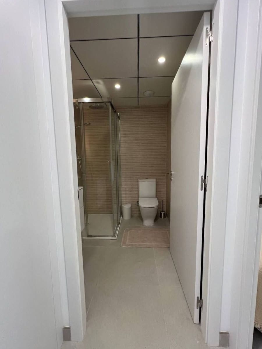 Apartamento de 2 habitaciones en Torrevieja en venta con piscina garaje - 355.000 € (Ref: 10005040)