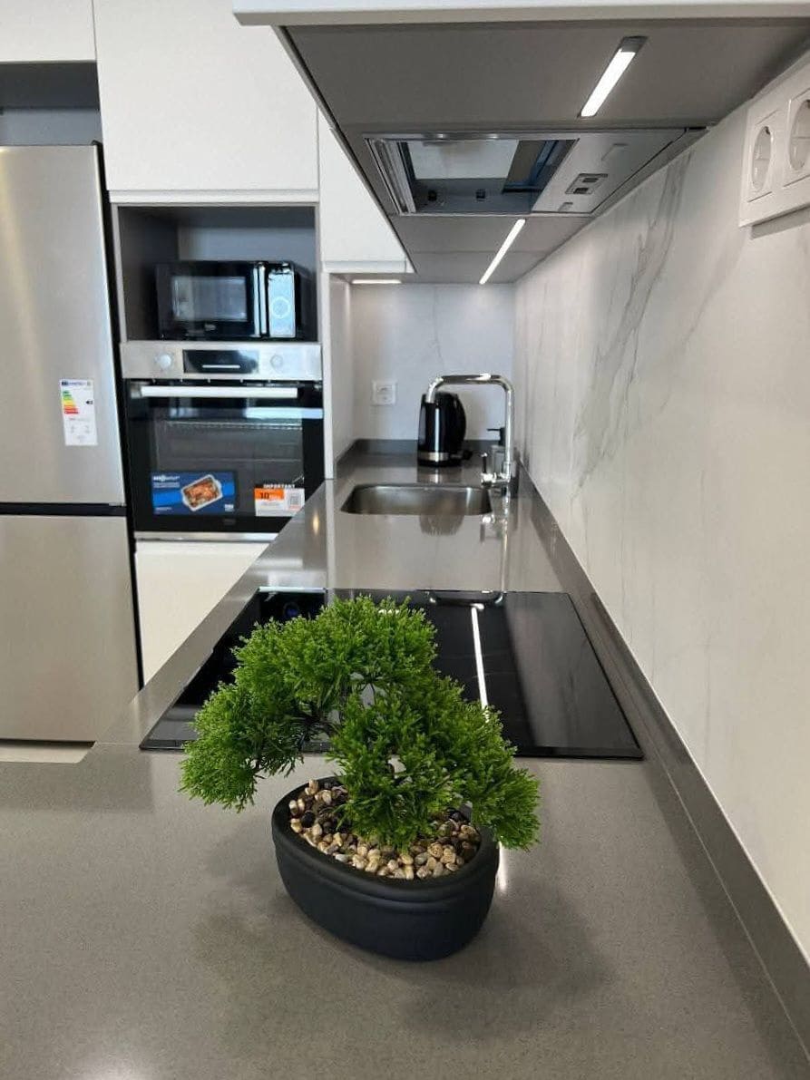Apartamento de 2 habitaciones en Torrevieja en venta con piscina garaje - 355.000 € (Ref: 10005040)