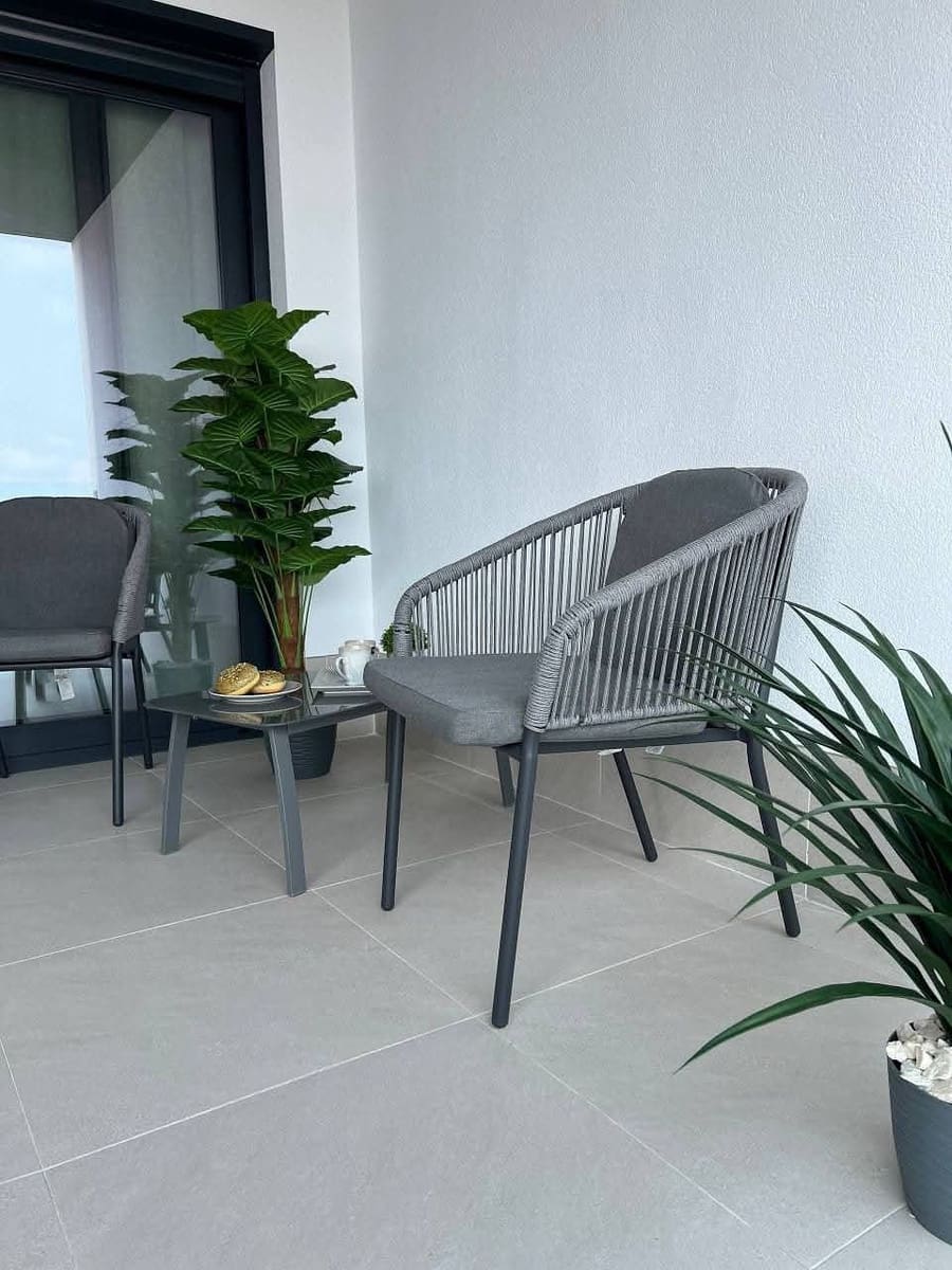 Apartamento de 2 habitaciones en Torrevieja en venta con piscina garaje - 355.000 € (Ref: 10005040)