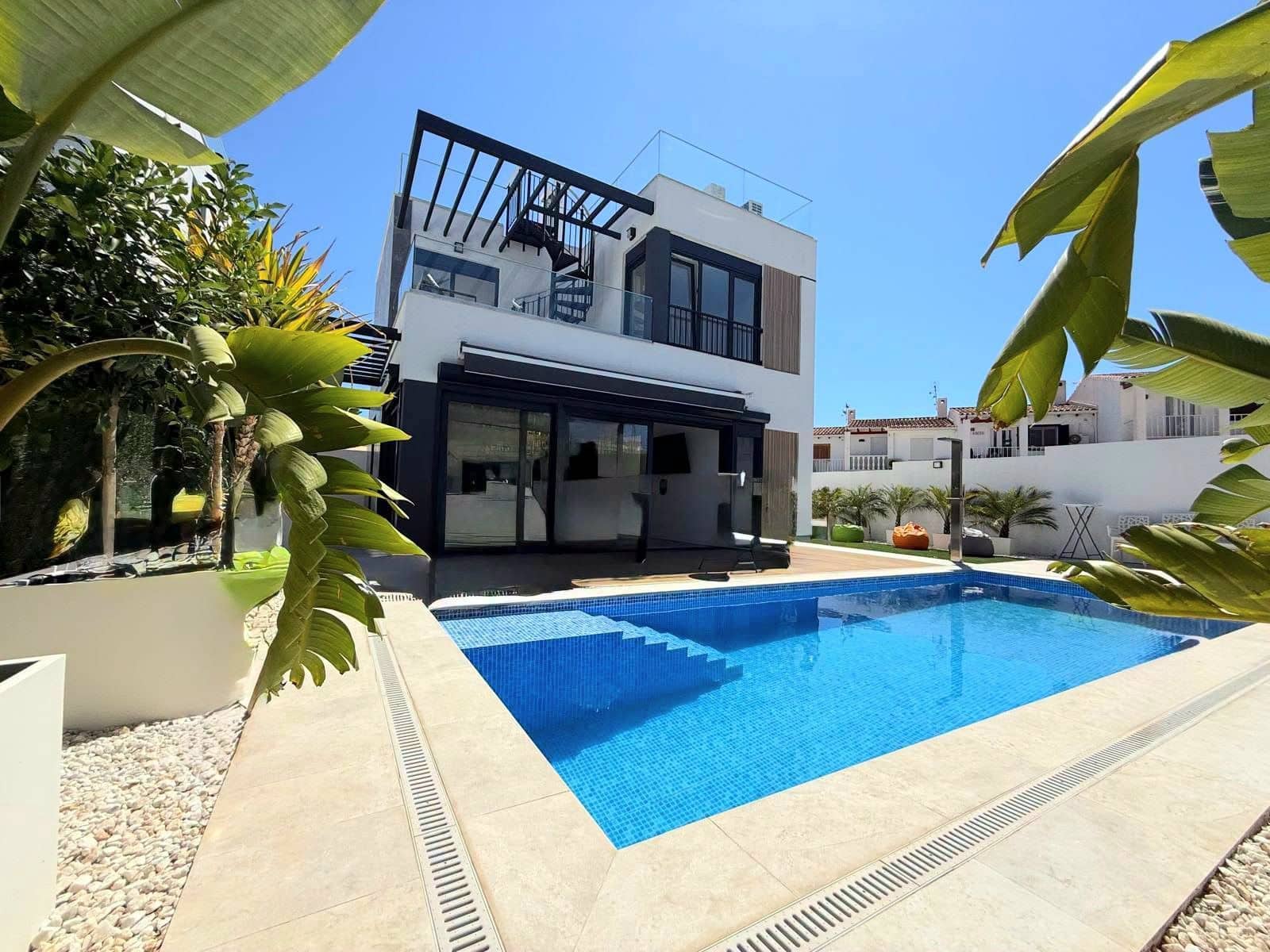 3 camera da letto Villa in vendita in La Nucia con piscina garage - 530.000 € (Rif: 10005045)
