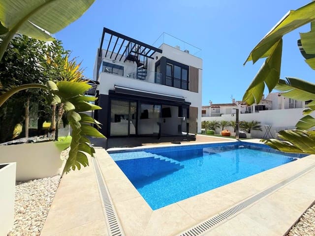 Chalet de 3 habitaciones en La Nucia en venta con piscina garaje - 530.000 € (Ref: 10005045)