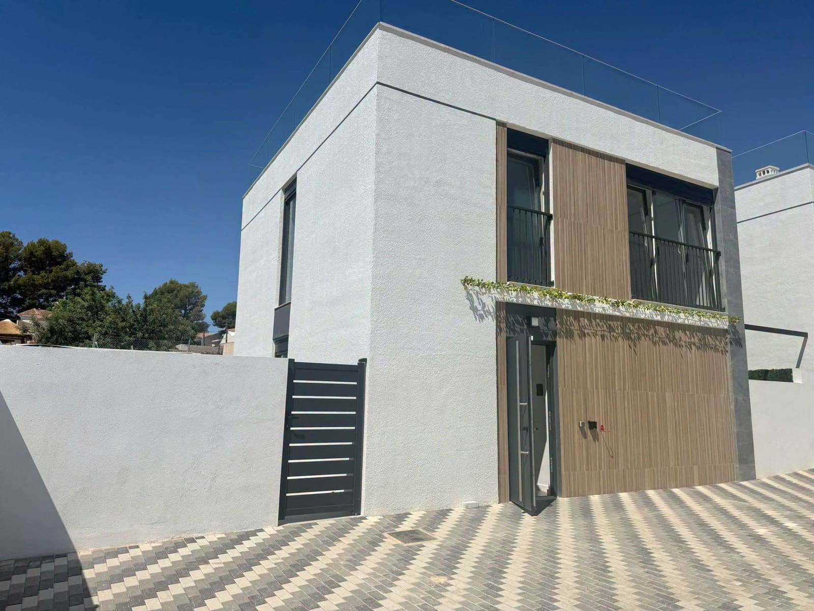 3 bedroom Villa for sale in La Nucia with pool garage - € 530,000 (Ref: 10005046)