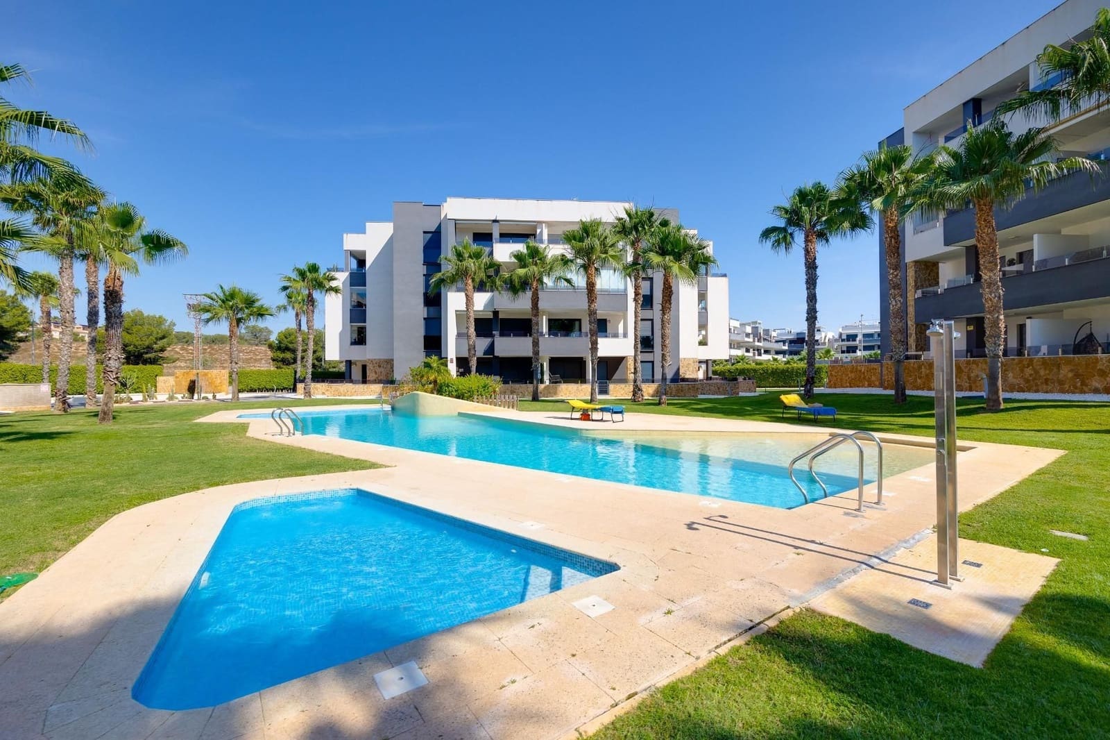 3 sovrum Lägenhet till salu i Orihuela Costa med pool garage - 325 000 € (Ref: 10005048)