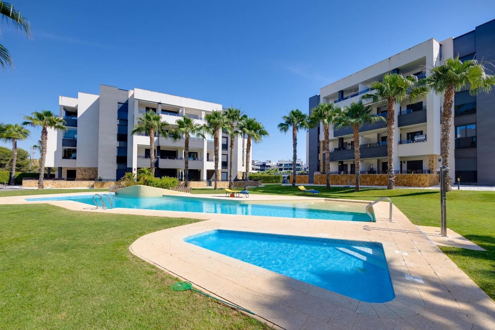 3 sovrum Lägenhet till salu i Orihuela Costa med pool garage - 325 000 € (Ref: 10005048)
