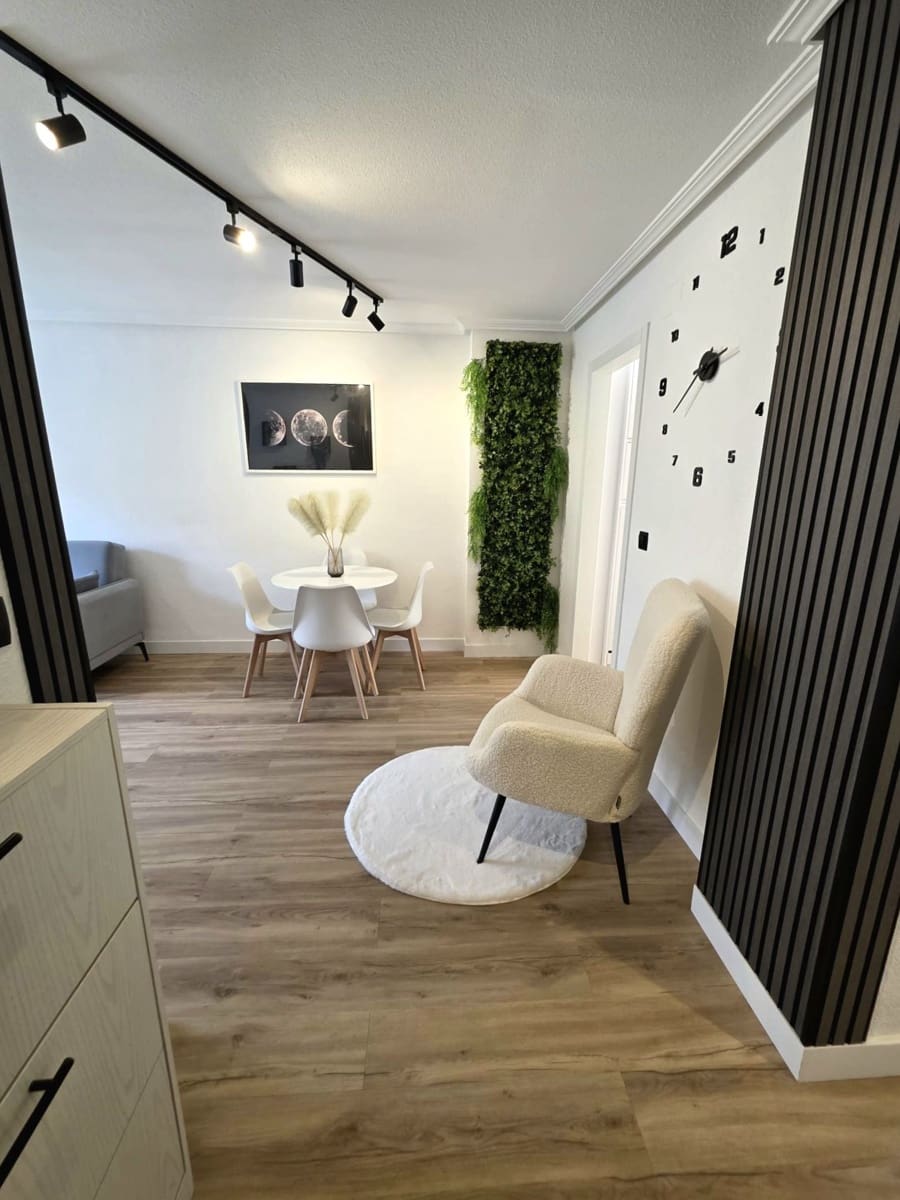 1 Zimmer Apartment zu verkaufen in Torrevieja - 167.000 € (Ref: 10005051)