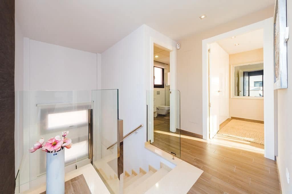 5 slaapkamer Villa te koop in Torrevieja met zwembad garage - € 558.900 (Ref: 10005052)