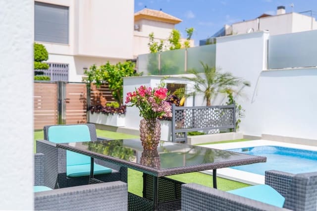5 bedroom Villa for sale in Parque Acuático - Sector 25, Torrevieja with pool garage - € 558,900 (Ref: 10005052)