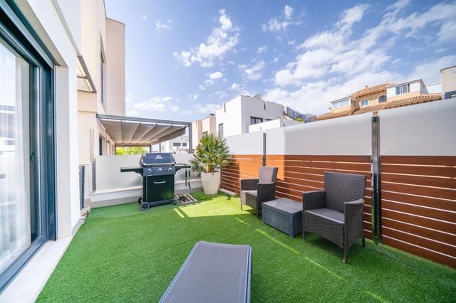 5 bedroom Villa for sale in Parque Acuático - Sector 25, Torrevieja with pool garage - € 558,900 (Ref: 10005052)
