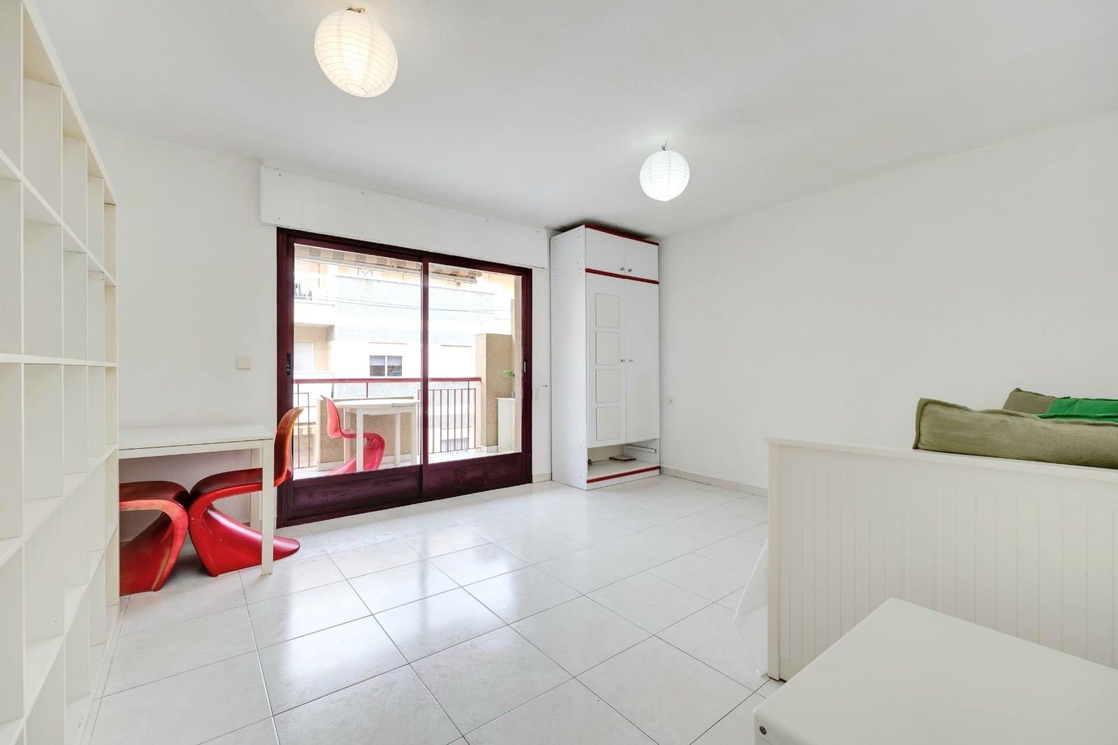 Studio till salu i Torrevieja - 93 900 € (Ref: 10005053)