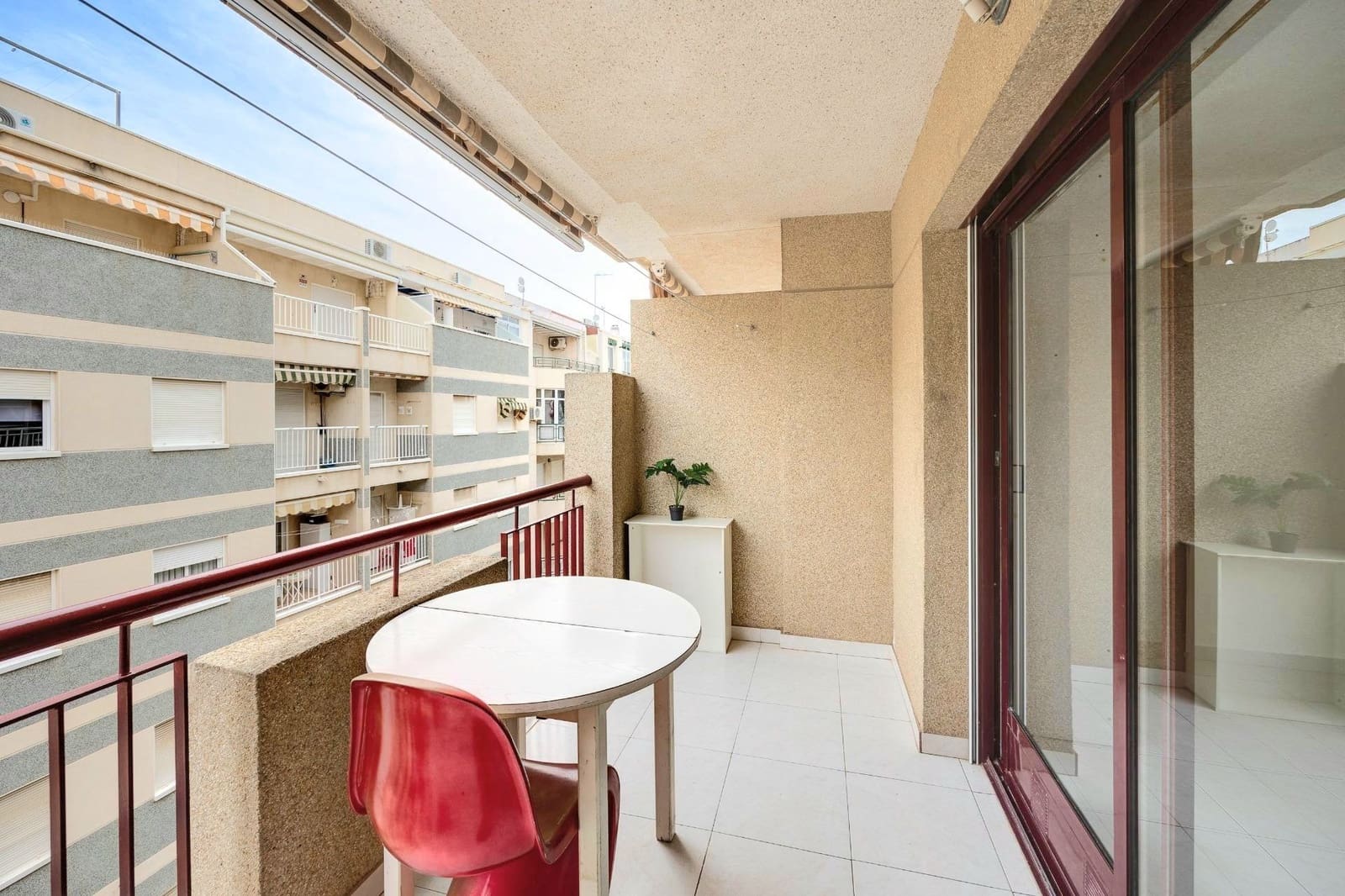 Studio till salu i Torrevieja - 93 900 € (Ref: 10005053)