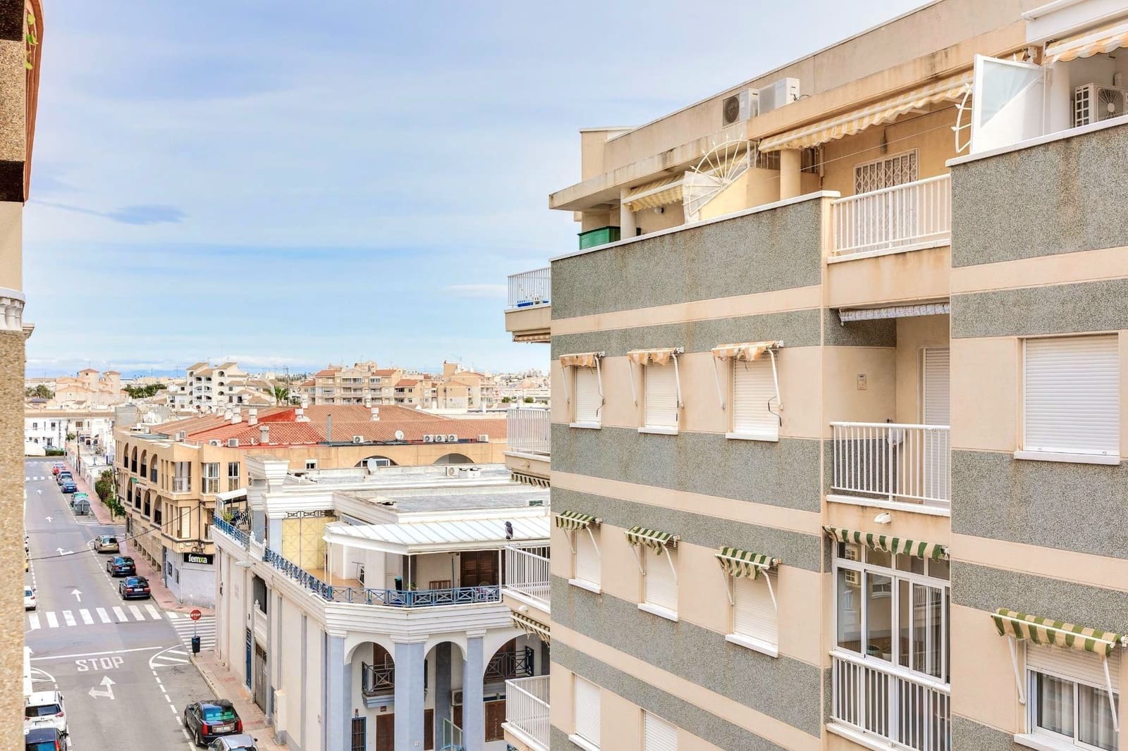 Studio till salu i Torrevieja - 93 900 € (Ref: 10005053)