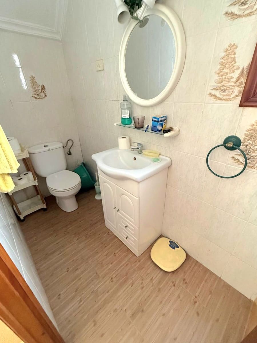 3 soveværelse Villa til salg i Torrevieja med swimmingpool garage - € 320.000 (Ref: 10005054)