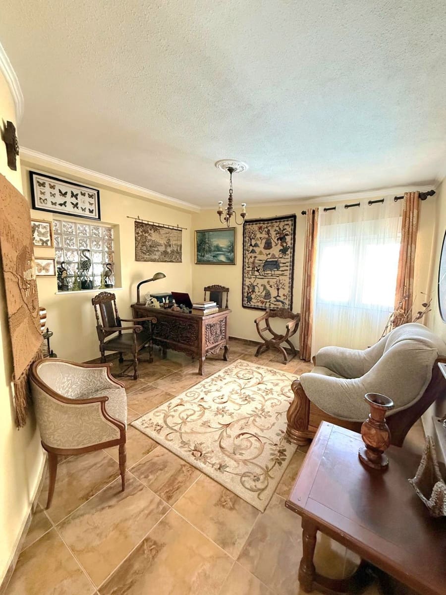 3 soveværelse Villa til salg i Torrevieja med swimmingpool garage - € 320.000 (Ref: 10005054)