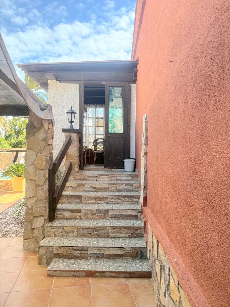 3 soveværelse Villa til salg i Torrevieja med swimmingpool garage - € 320.000 (Ref: 10005054)