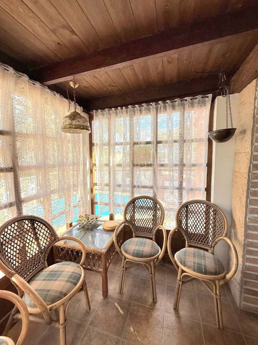 3 soveværelse Villa til salg i Torrevieja med swimmingpool garage - € 320.000 (Ref: 10005054)