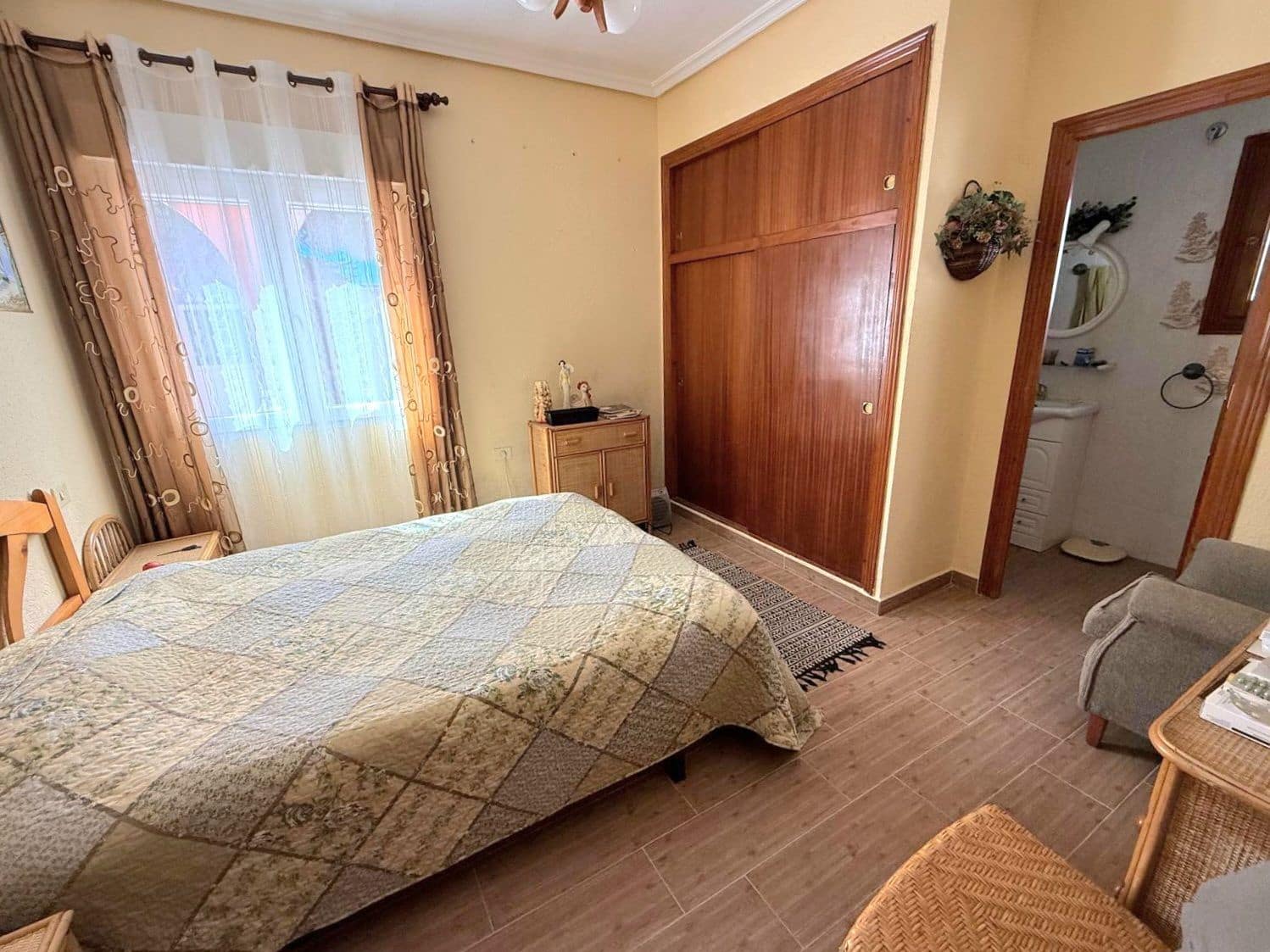 3 soveværelse Villa til salg i Torrevieja med swimmingpool garage - € 320.000 (Ref: 10005054)